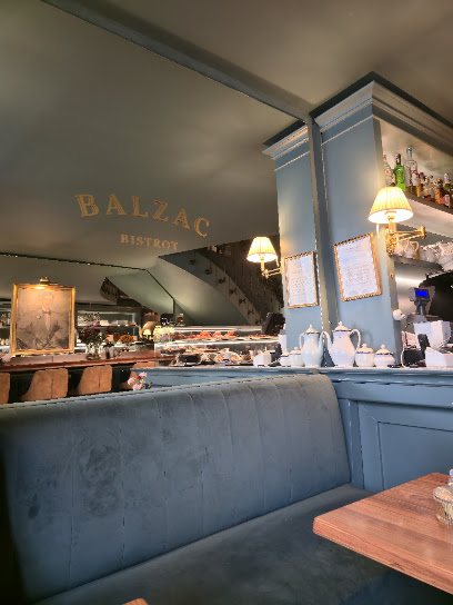 Balzac Bistrot - Aperitivo e Ristorante Piazza Grande - Centro Balzac Bistrot - Aperitivo e Ristorante Piazza Grande