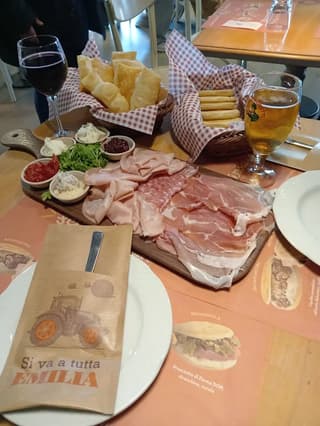 Sapori emiliani autentici catturati dai clienti di Dispensa Emilia, Modena – foto 5