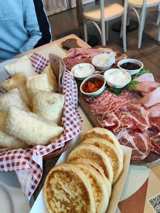 Sapori emiliani autentici catturati dai clienti di Dispensa Emilia, Modena – foto 9