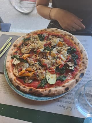 Pizze creative e momenti catturati dai clienti in Centro, Modena – foto 6