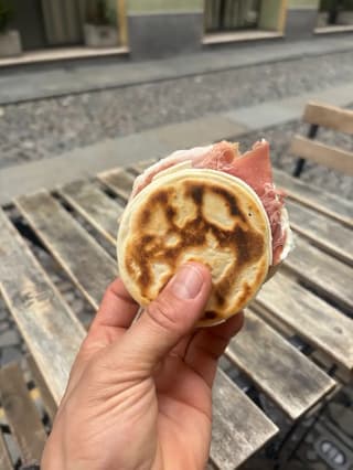 Scorci di Tradizione Emiliana a L'Or-Ma Crescenteria nei Scatti dei Clienti, Modena – foto 7
