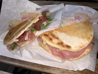 Scorci di Tradizione Emiliana a L'Or-Ma Crescenteria nei Scatti dei Clienti, Modena – foto 9