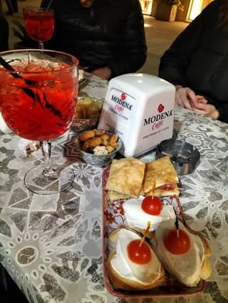 Scattate dai clienti, Modena – foto 5