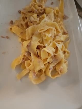Sapori modenesi tradizionali catturati dai clienti alla Taverna, Modena – foto 2