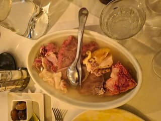 Sapori modenesi tradizionali catturati dai clienti alla Taverna, Modena – foto 7