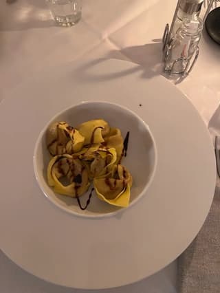 Sapori modenesi tradizionali catturati dai clienti alla Taverna, Modena – foto 11
